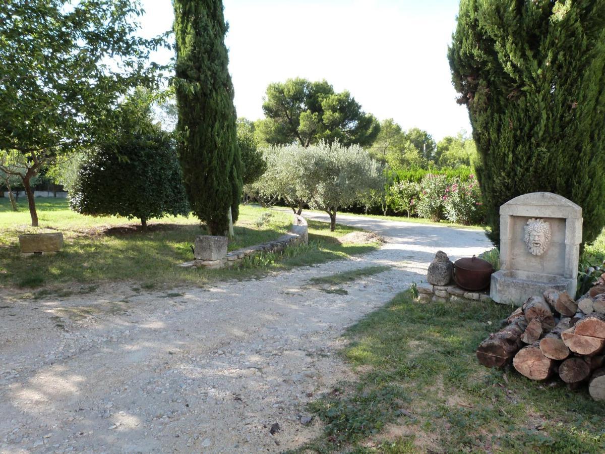 Le Mas Du Lac Saint-Rémy-de-Provence Esterno foto